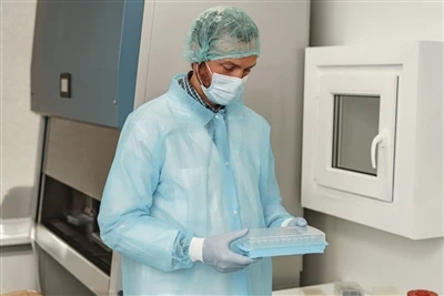 El propòsit d'una bata de laboratori d'un sol ús